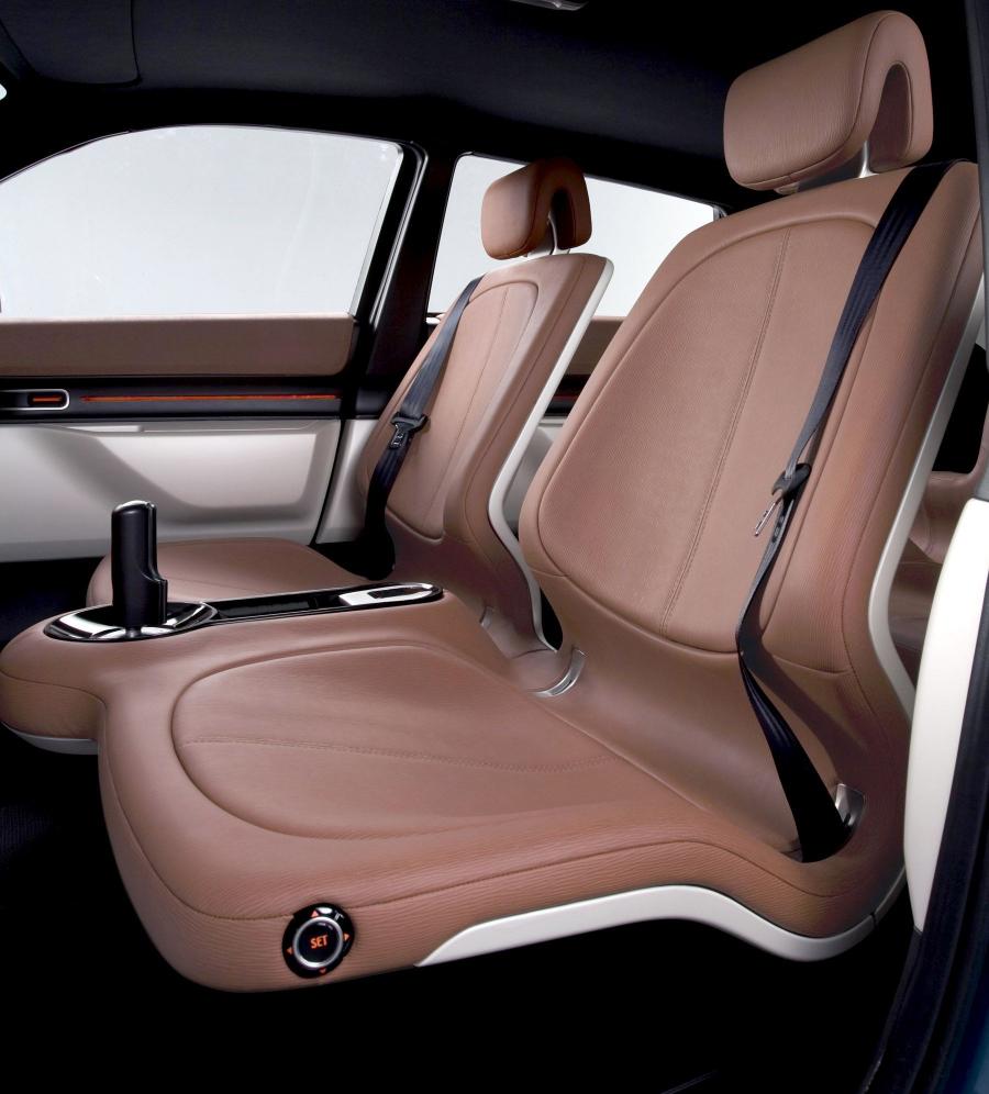 Интерьер Mitsubishi Concept CX 2007 года  (фото 19 из 30)